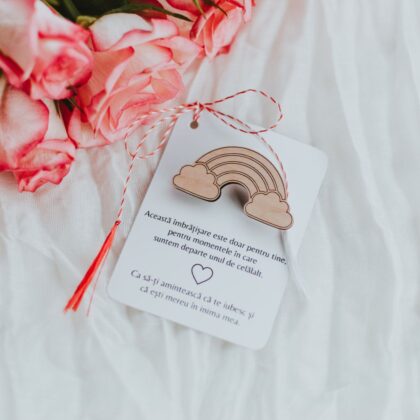 martisoare-lemn-martisoare-personalizate-gravare-laser-primavara-1-martie-cadou-martisor-curcubeu