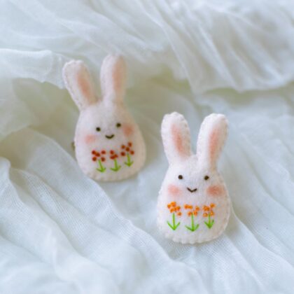 martisor-iepuras-brodat-1-martie-primavara-brosa