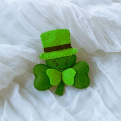 martisor-trifoi-norocos-1-martie-brosa-primavara-cadou