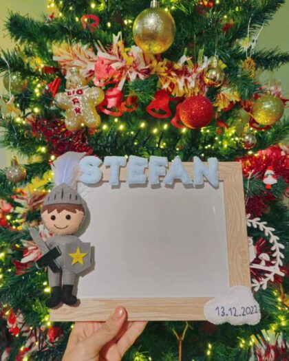 Ramă Foto din Lemn Personalizată cu Nume și Dată, Decor Fetru, Cadou Botez sau Aniversare