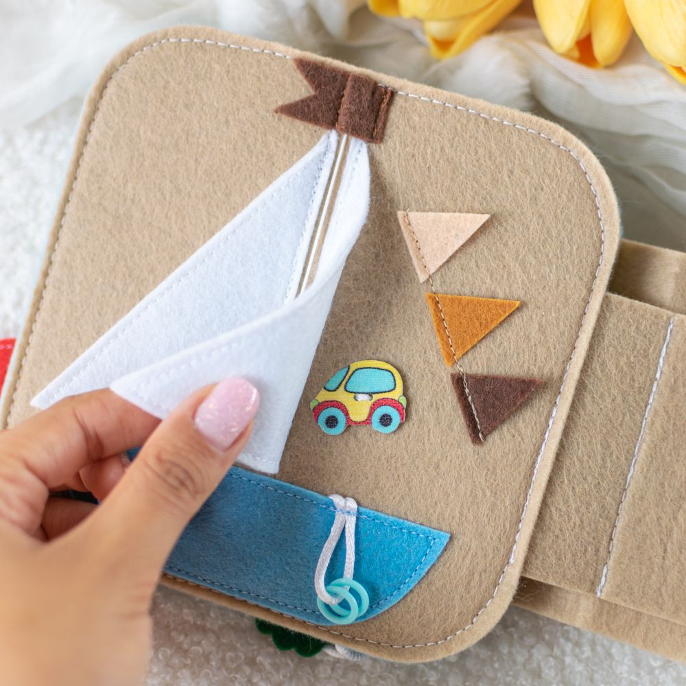 Carte Senzorială Bebe "Prietenul Iepuraș" – 8 Pagini (15x15 cm) cu Sistem Prindere, Jucărie Montessori pentru Bebeluși 0-12 luni - imagine 7
