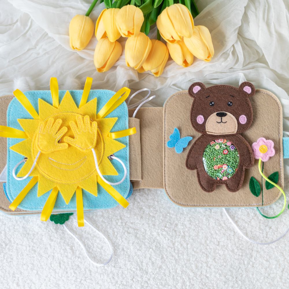 Carte Senzorială Bebe "Prietenul Iepuraș" – 8 Pagini (15x15 cm) cu Sistem Prindere, Jucărie Montessori pentru Bebeluși 0-12 luni - imagine 10
